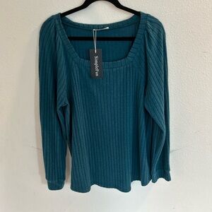 Simple Fun Women’s Teal Sweater Tunic
NWT

Size XL